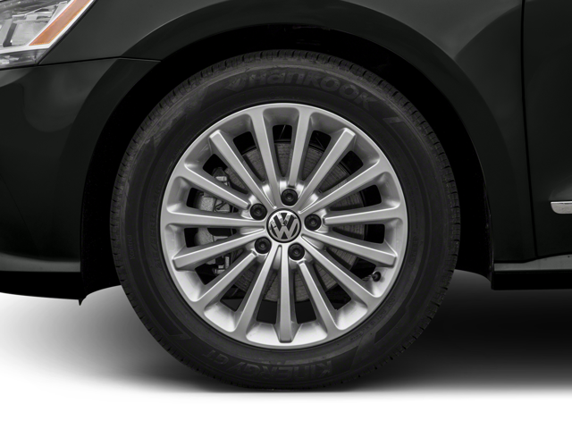2018 Volkswagen Passat 2.0T SE photo 4