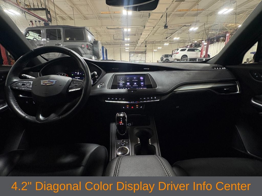 2023 Cadillac XT4 Premium Luxury