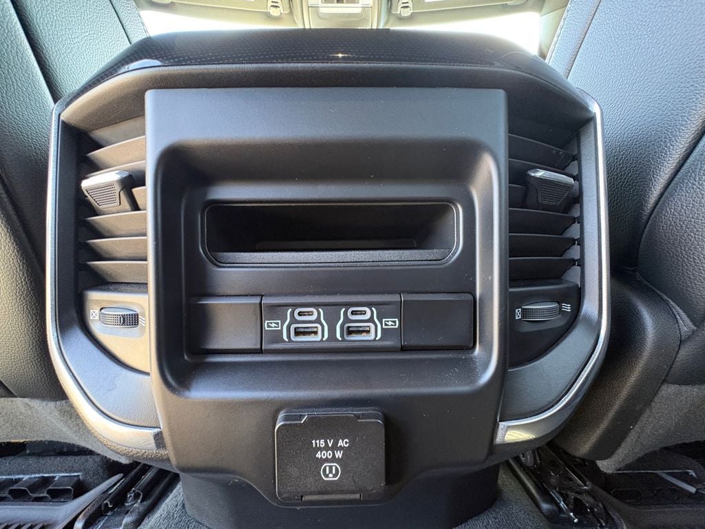 2022 RAM 1500 Laramie Crew Cab 4x4 5'7' Box