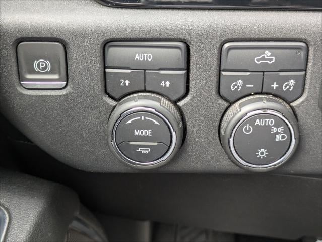2023 Chevrolet Silverado 1500 4WD Crew Cab Standard Bed LT