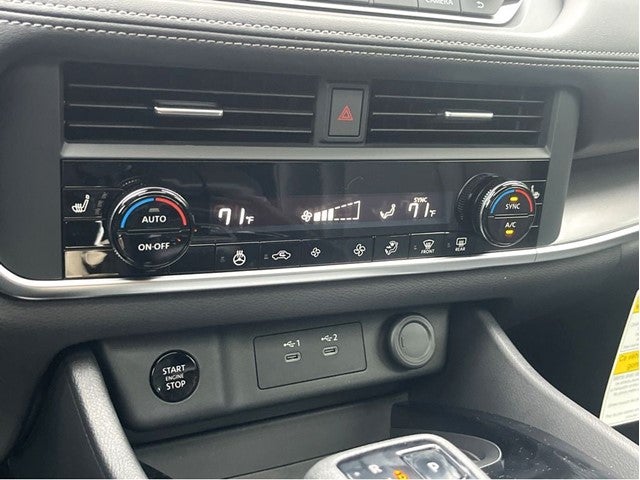 2025 Nissan Rogue SV