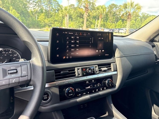 2026 Nissan Pathfinder S