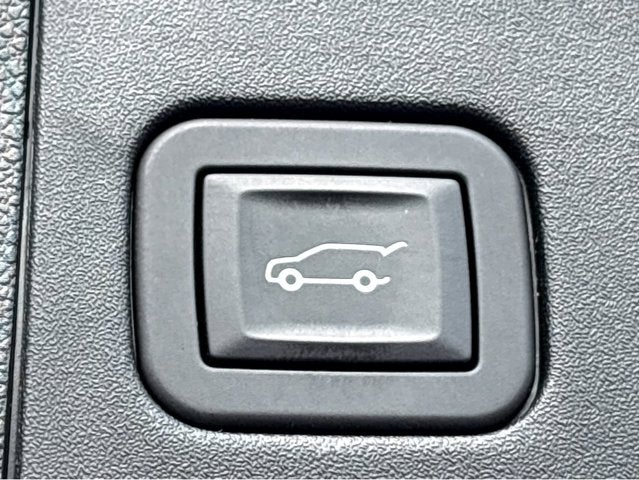 2025 Cadillac XT4 FWD Premium Luxury