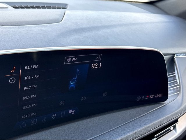 2025 Cadillac XT4 FWD Premium Luxury