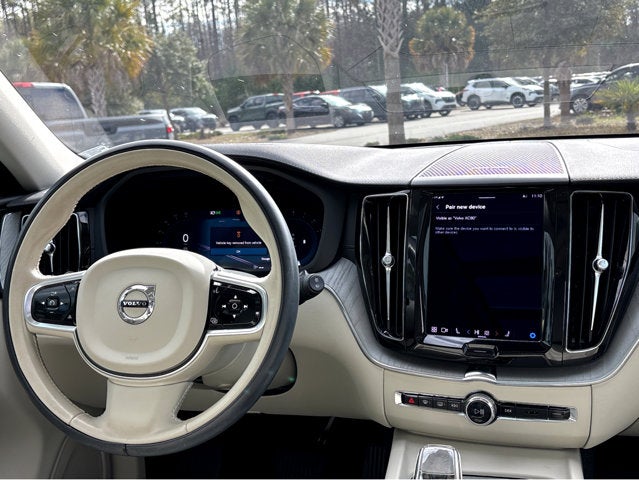 2023 Volvo XC60 Ultimate Bright Theme