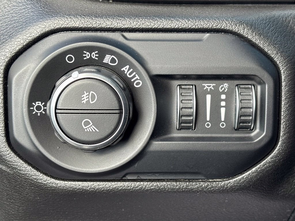 2021 Jeep Gladiator Willys