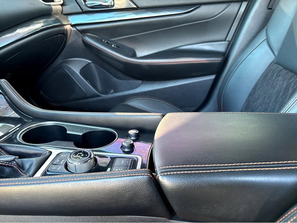 2019 Nissan Maxima SR