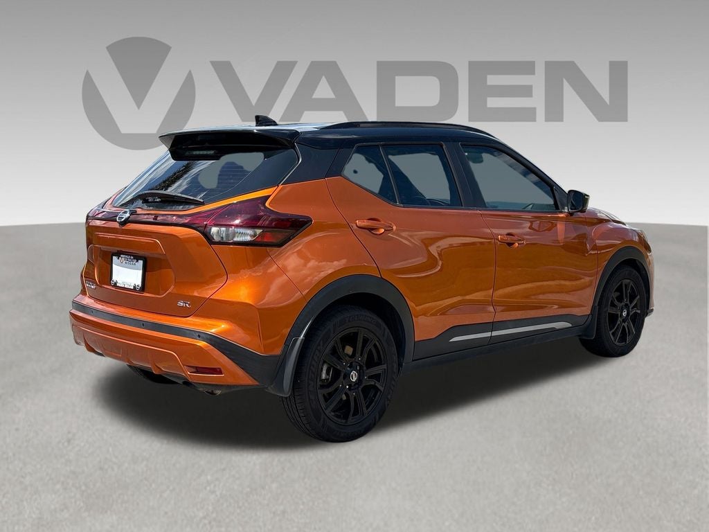 2021 Nissan Kicks SR