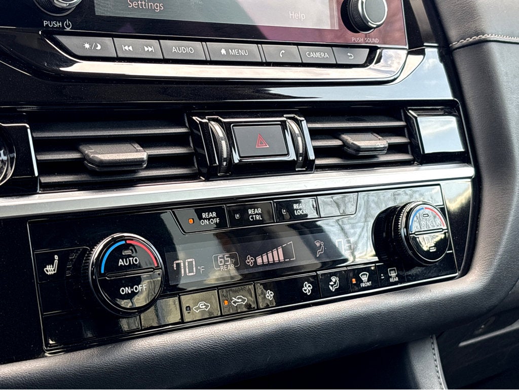 2022 Nissan Pathfinder SV