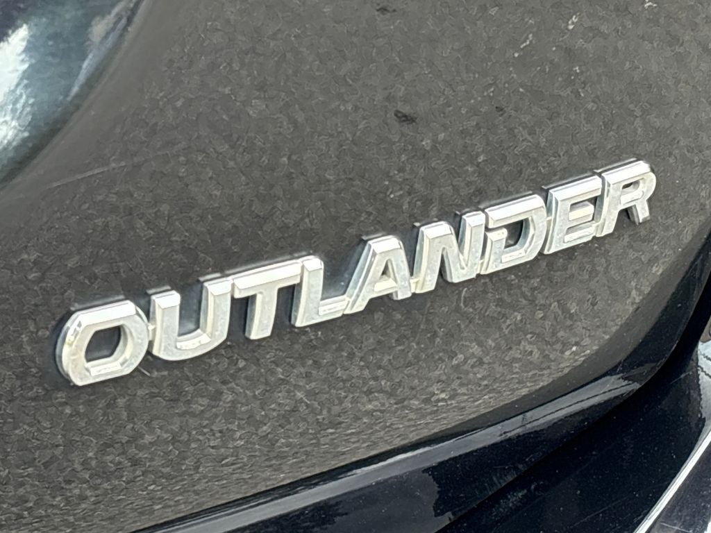 2016 Mitsubishi Outlander ES