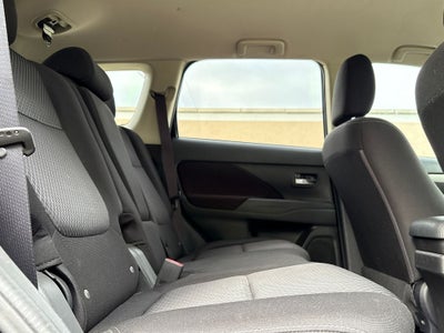 2016 Mitsubishi Outlander ES