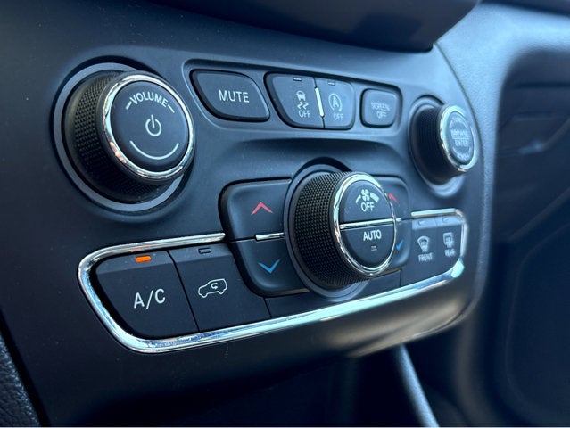 2022 Jeep Cherokee Trailhawk