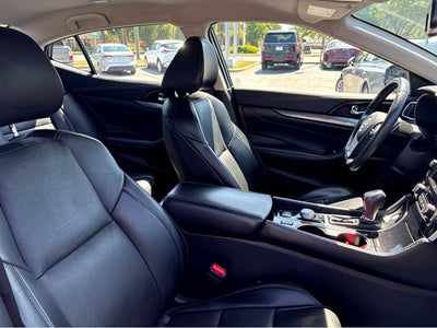 2023 Nissan Maxima SV