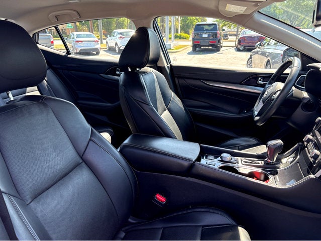 2023 Nissan Maxima SV