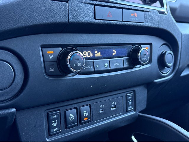 2022 Nissan Frontier SV