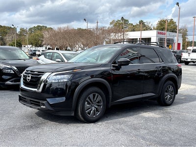 2025 Nissan Pathfinder SV