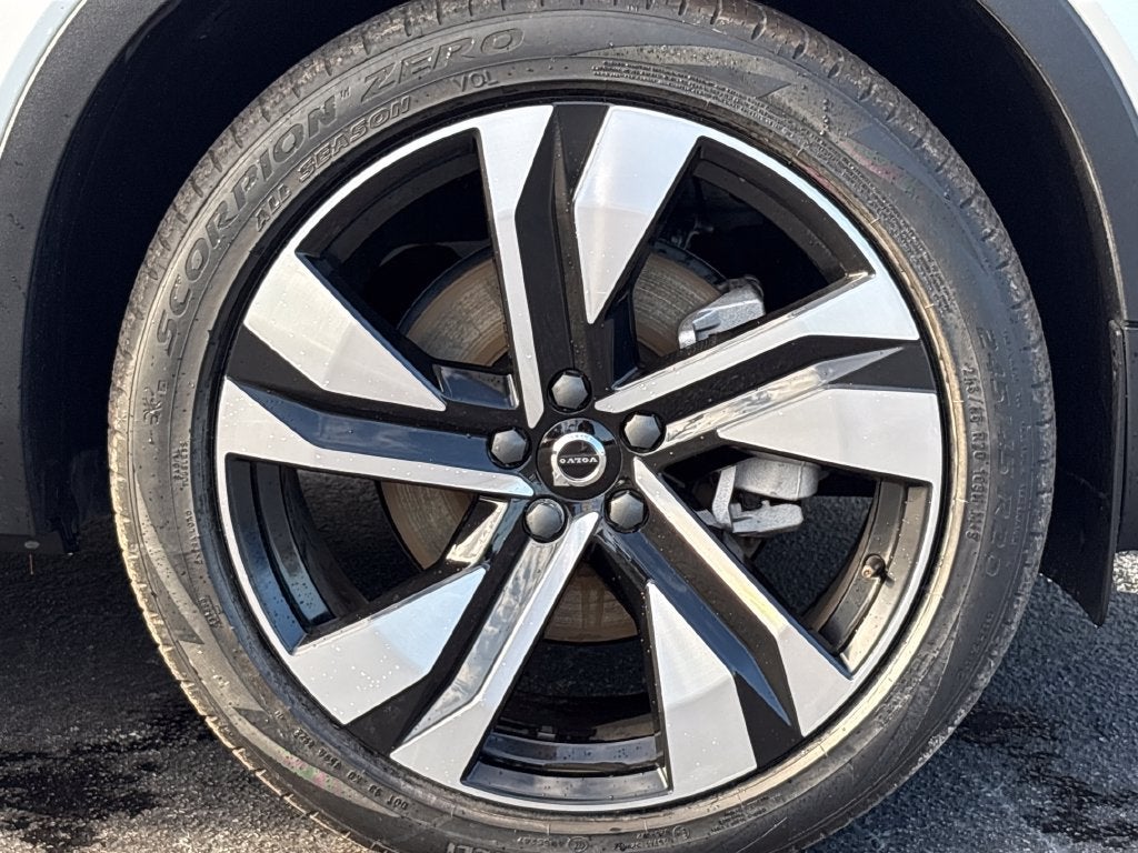 2023 Volvo XC40 Ultimate