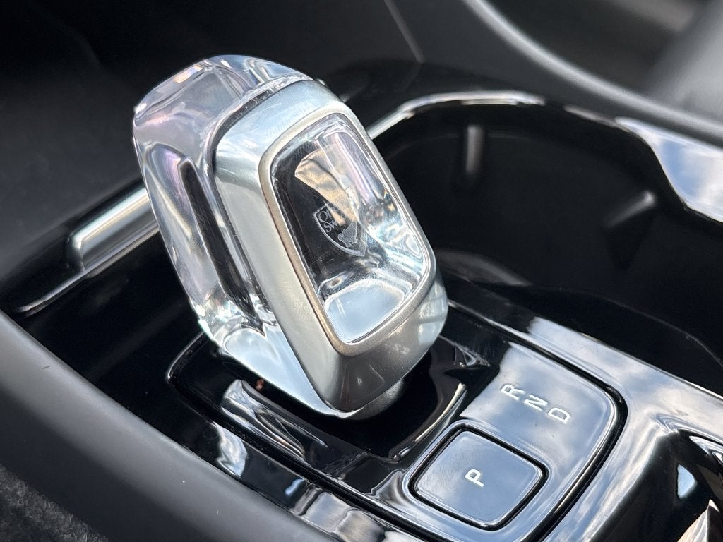2023 Volvo XC40 Ultimate