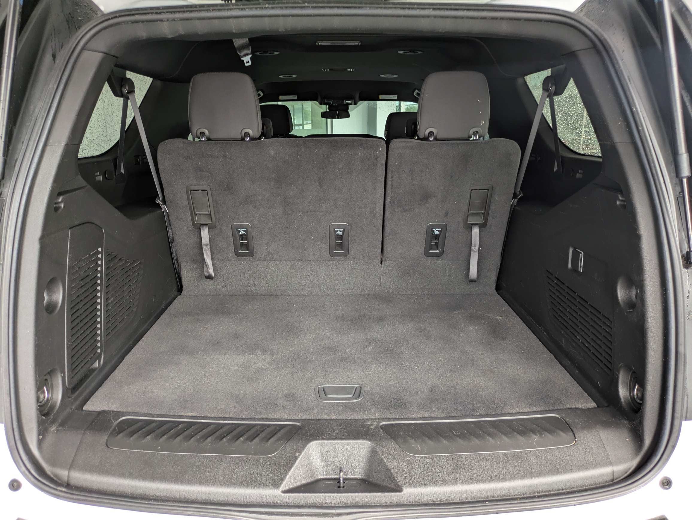 2024 Chevrolet Suburban LS