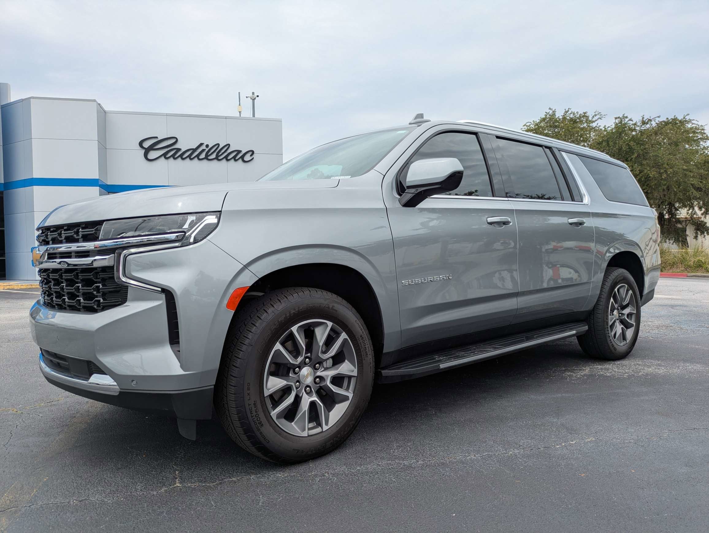 2024 Chevrolet Suburban LS