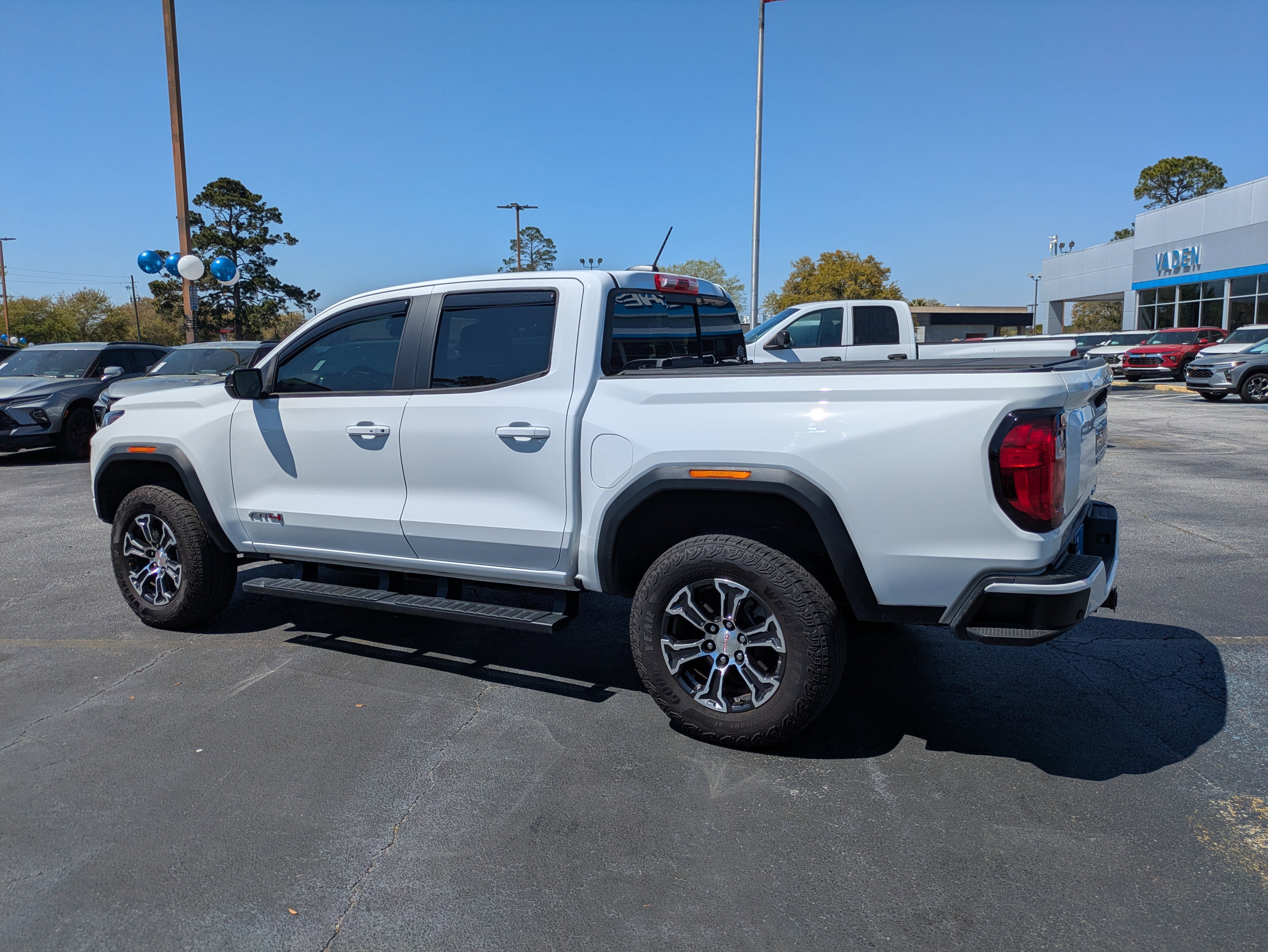 2024 GMC Canyon 4WD AT4
