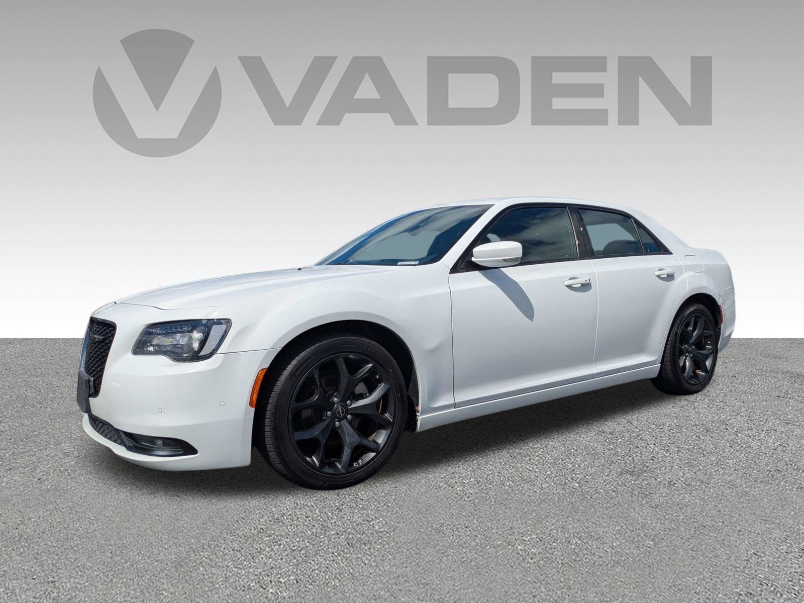 2023 Chrysler 300 S's photo