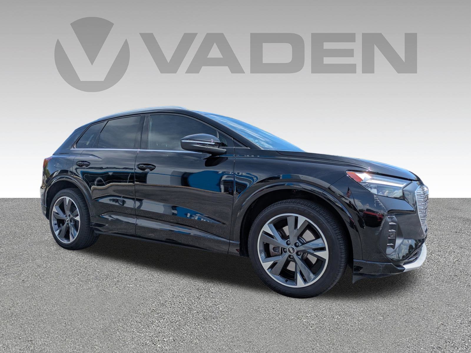 2022 Audi Q4 e-tron Premium Plus