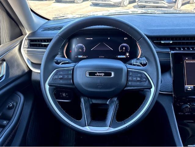 2023 Jeep Grand Cherokee Laredo 4x4
