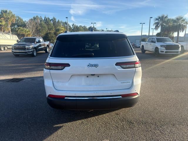 2023 Jeep Grand Cherokee L Laredo 4x2