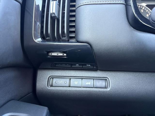 2025 Nissan Pathfinder SV FWD