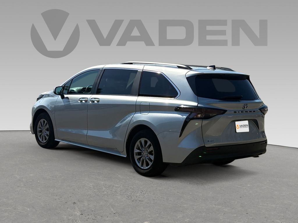 2025 Toyota Sienna XLE