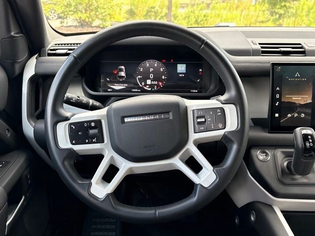 2025 Land Rover Defender 110 P300