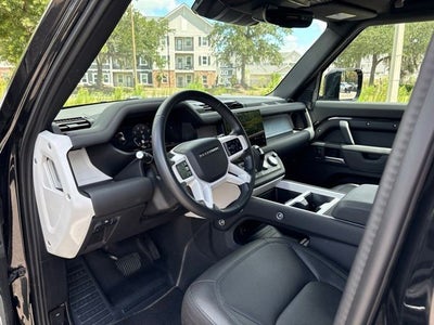 2025 Land Rover Defender 110 P300