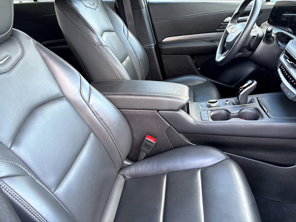 2025 Cadillac XT4 Premium Luxury