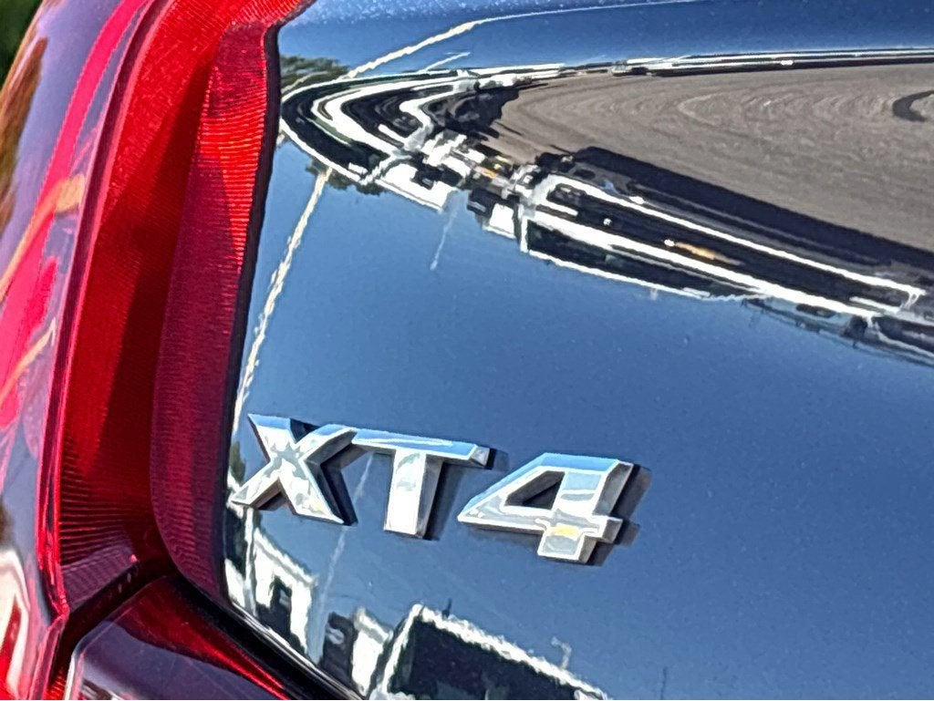 2025 Cadillac XT4 Premium Luxury