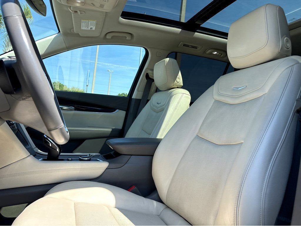 2022 Cadillac XT6 Premium Luxury