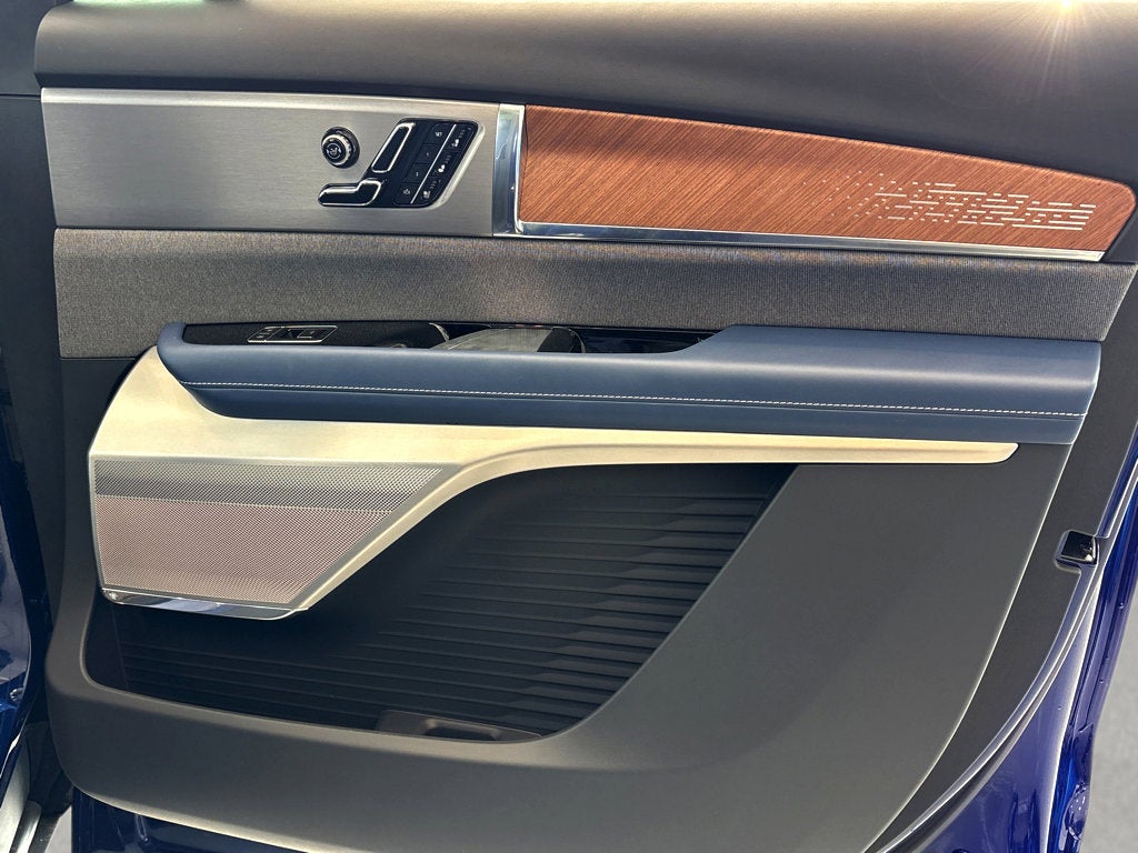 2026 Cadillac VISTIQ Premium Luxury