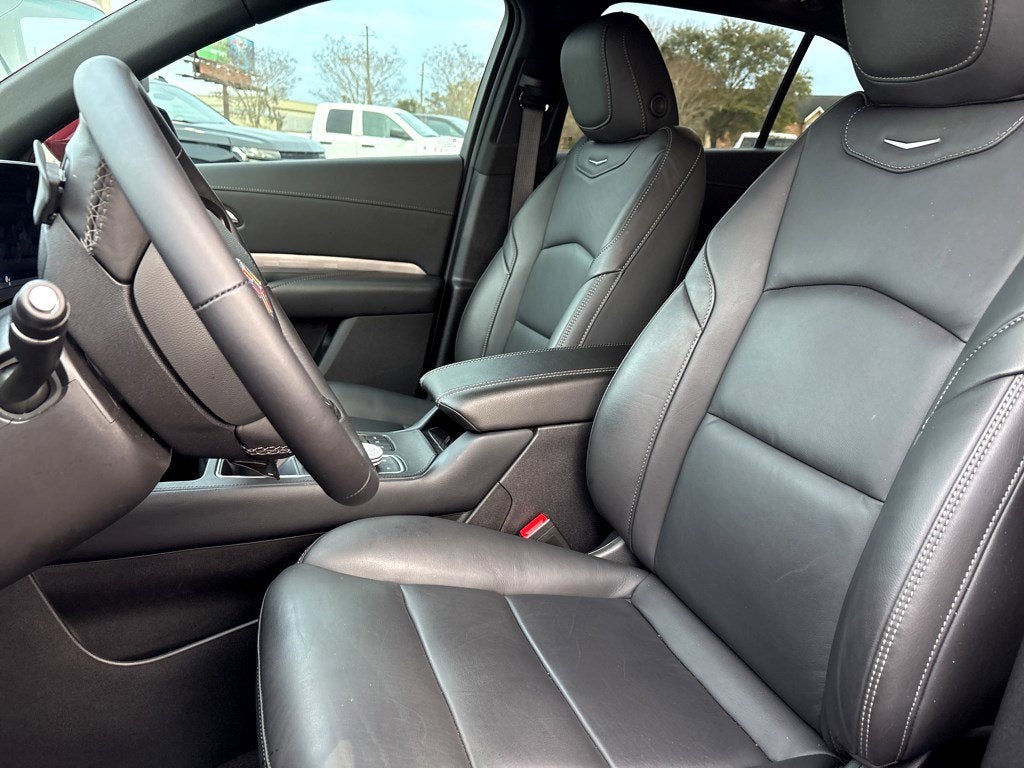 2025 Cadillac XT4 Premium Luxury