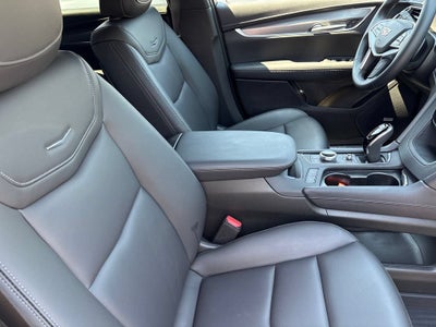 2026 Cadillac XT5 Luxury