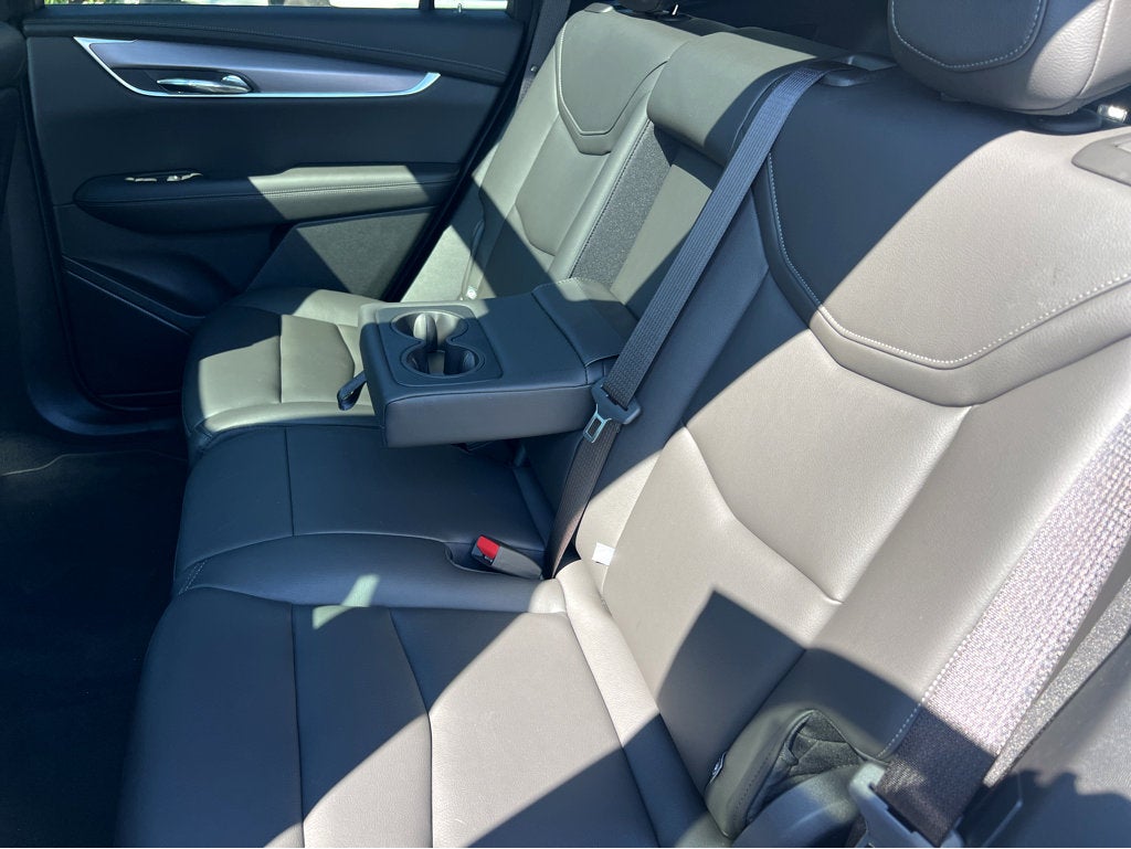 2025 Cadillac XT6 Luxury