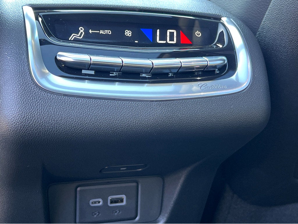 2025 Cadillac XT6 Luxury