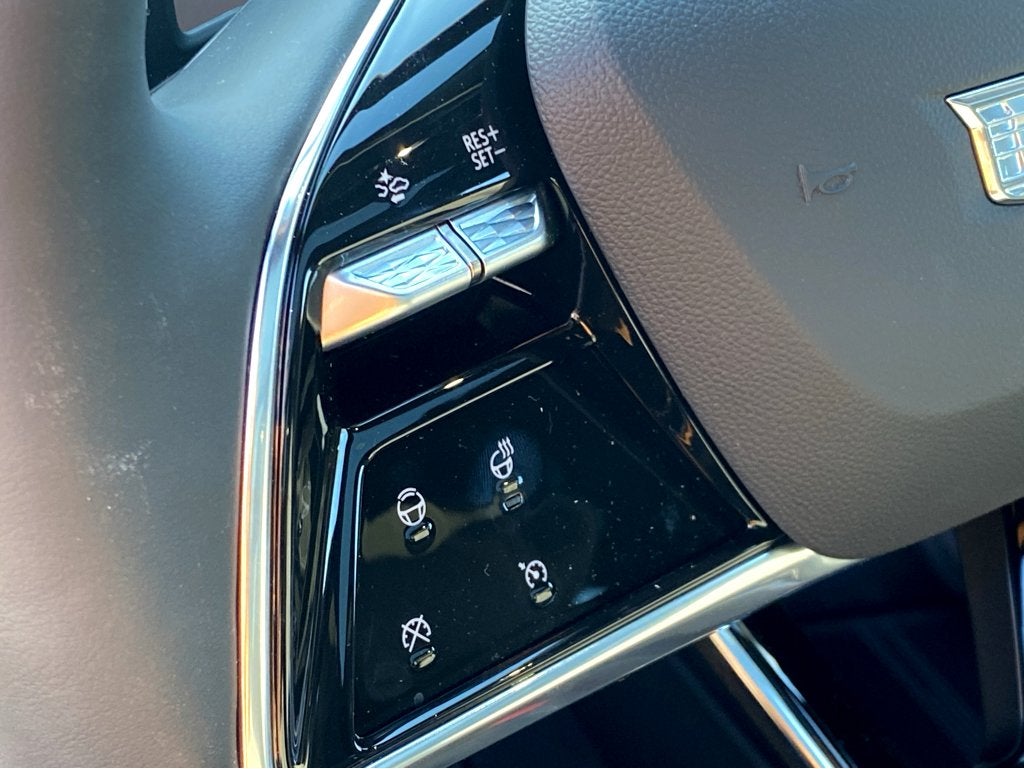 2024 Cadillac LYRIQ Luxury 2