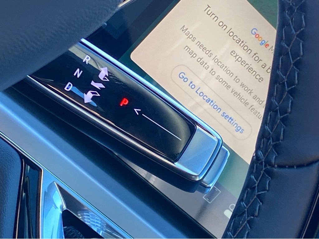 2024 Cadillac LYRIQ Luxury 2