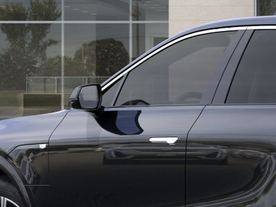 2024 Cadillac LYRIQ Luxury 2