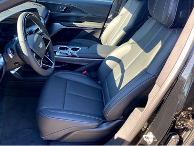 2024 Cadillac LYRIQ Luxury 2