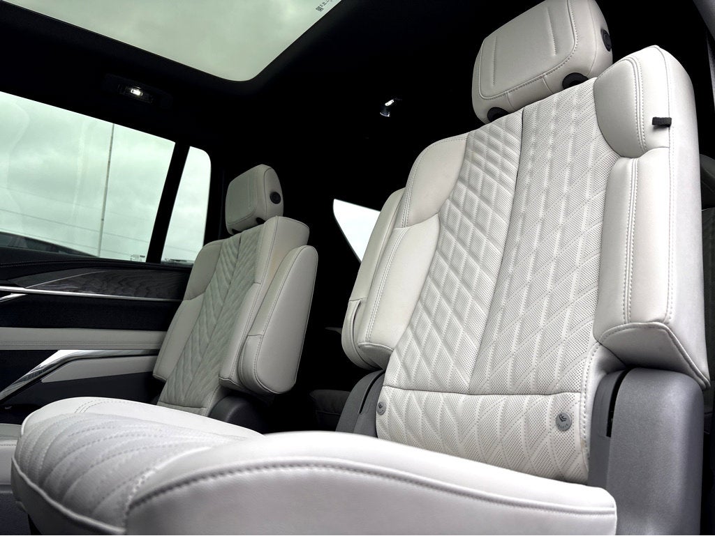 2026 Cadillac ESCALADE IQL Sport