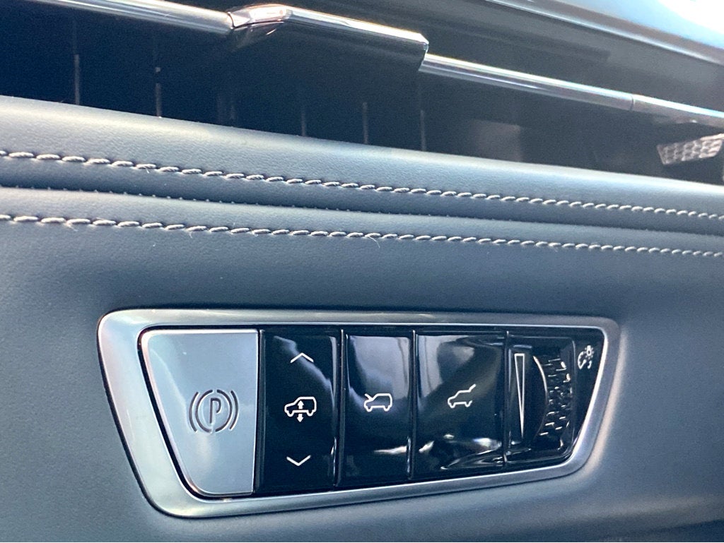 2025 Cadillac ESCALADE IQ Sport 2