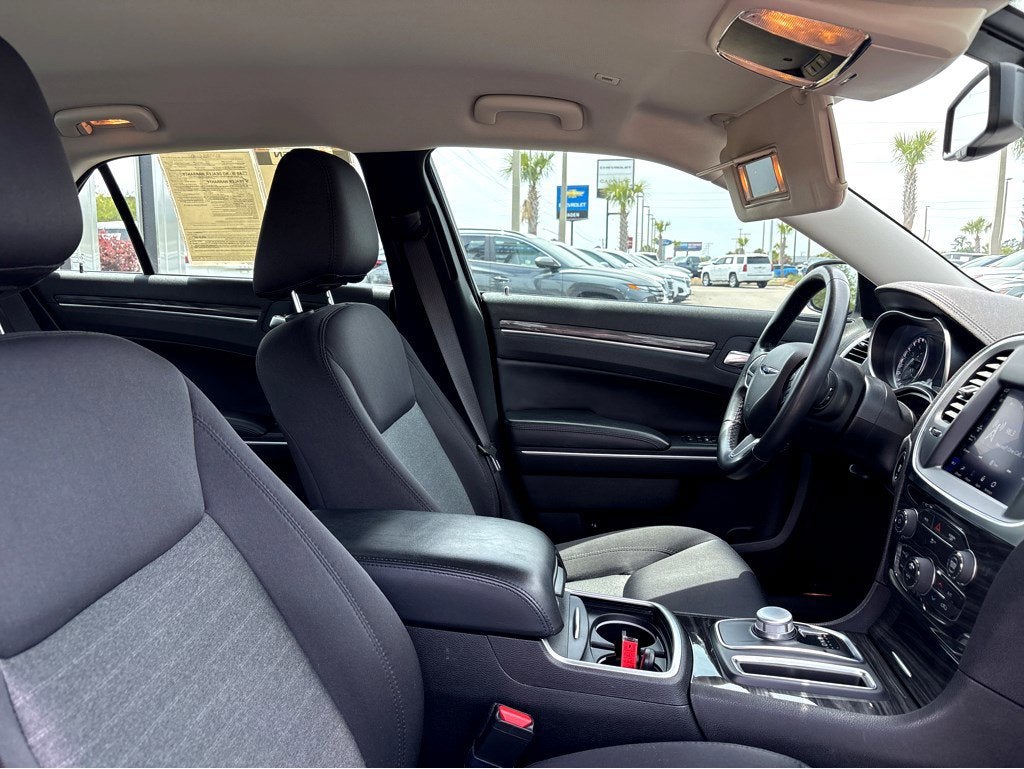 2021 Chrysler 300 Touring