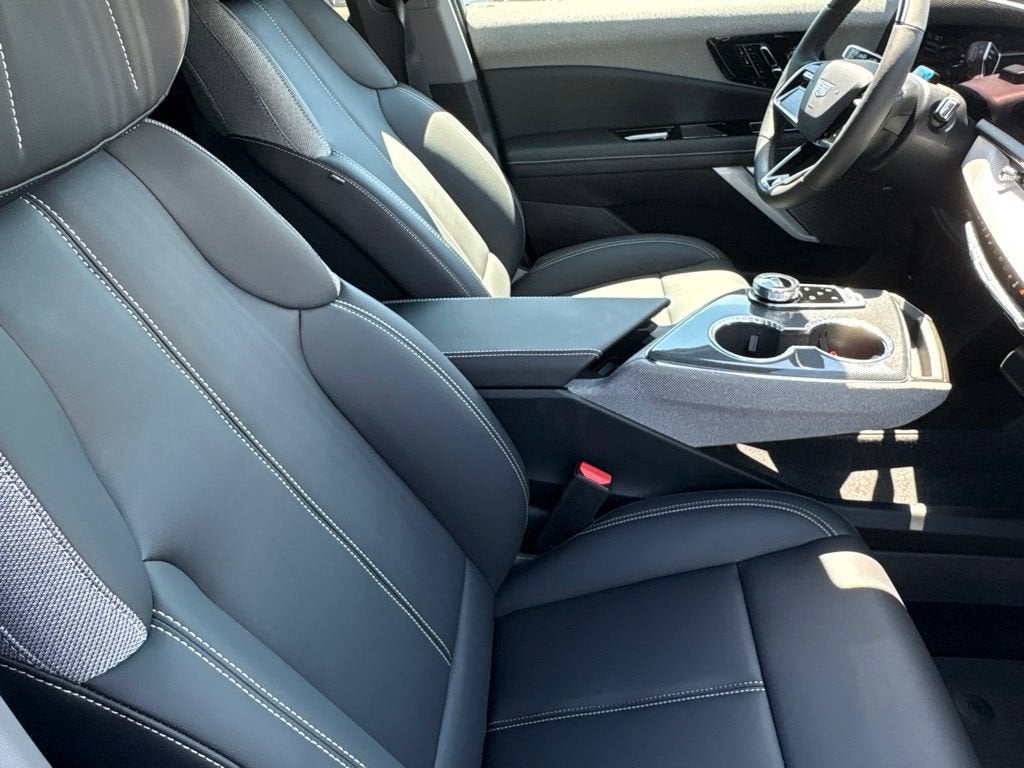 2027 Cadillac OPTIQ Luxury