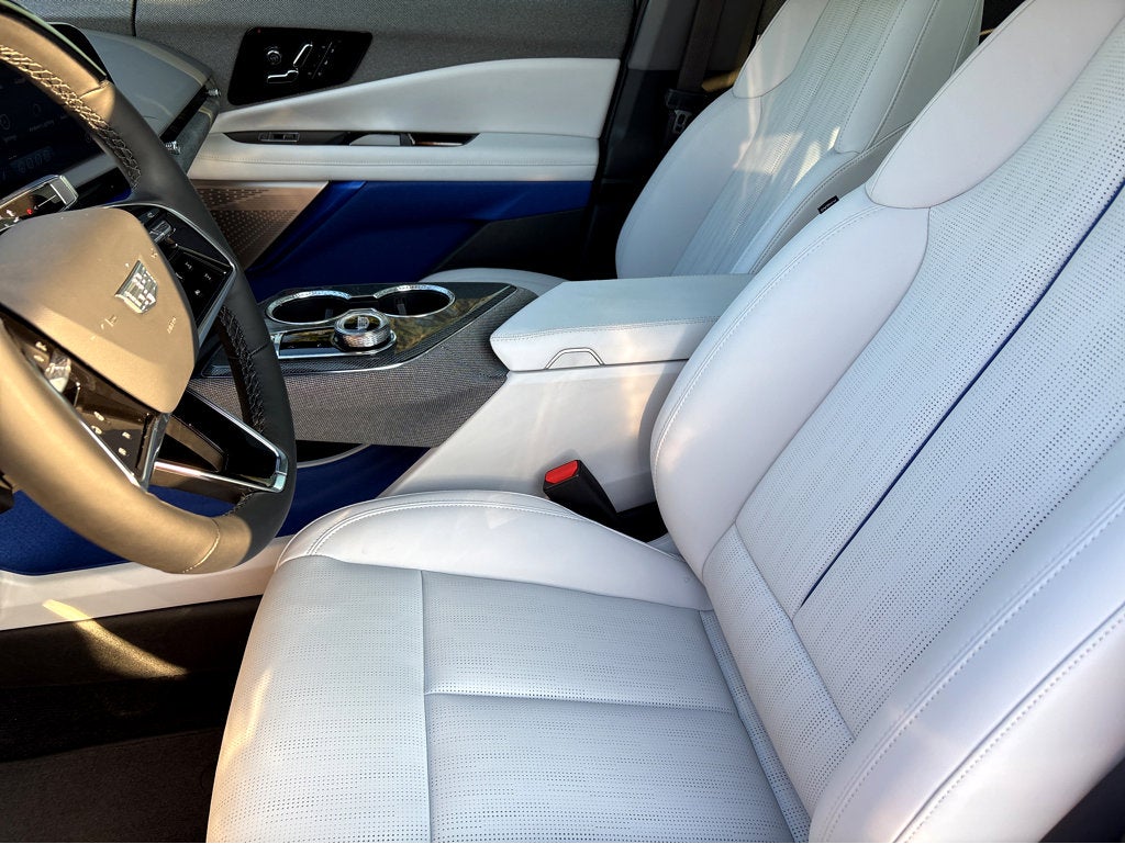 2026 Cadillac OPTIQ Premium Luxury